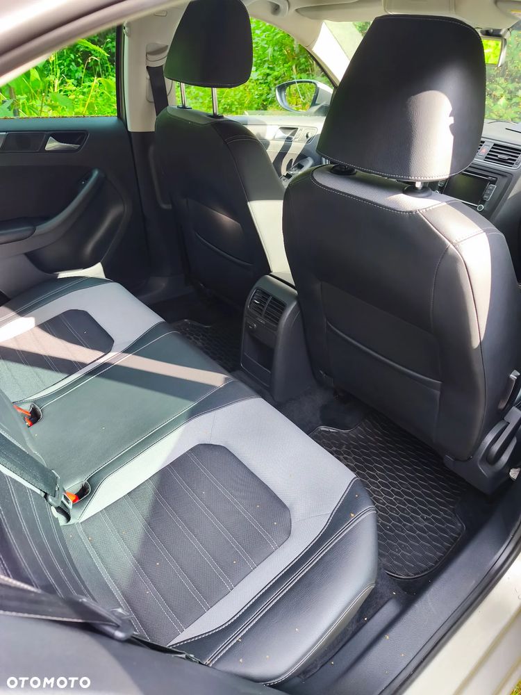 Volkswagen Jetta 1.4 TSI Comfortline - 9