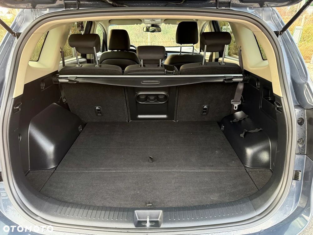 Kia Carens 1.6 GDI Fifa World Cup Edition - 19