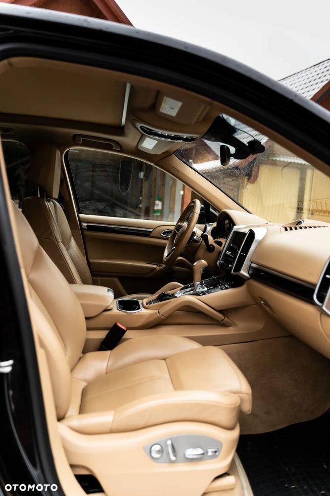 Porsche Cayenne Tiptronic S - 11