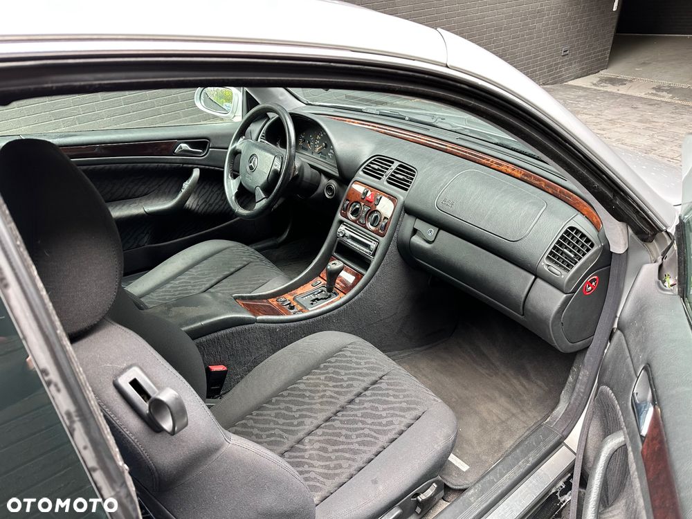 Mercedes-Benz CLK - 9