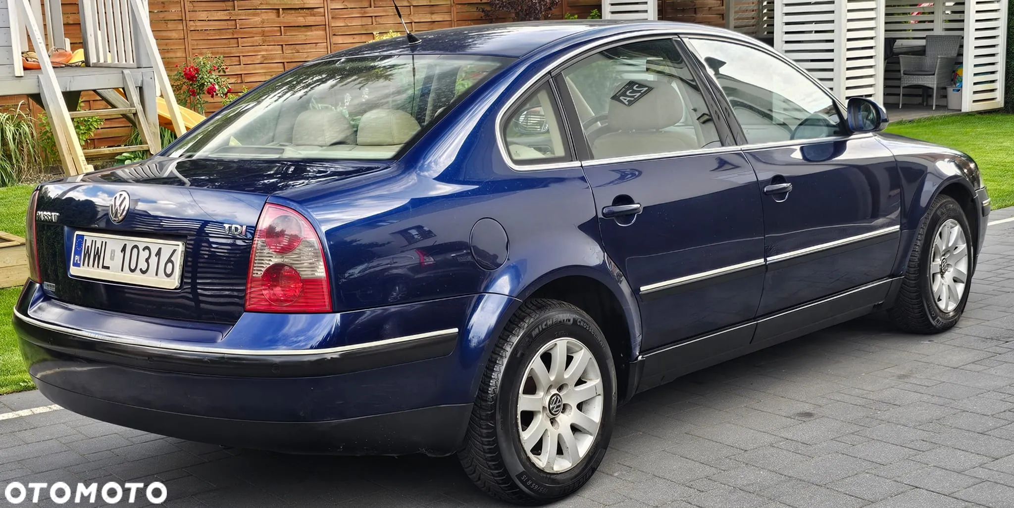 Volkswagen Passat 1.9 TDI Highline - 11