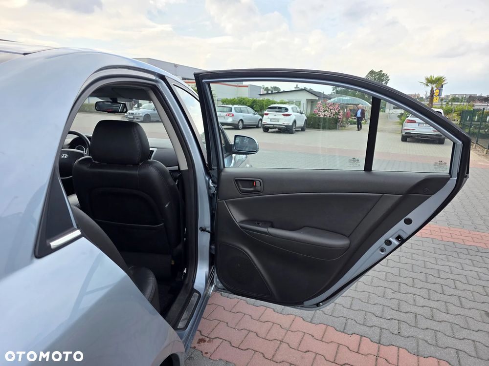 Hyundai Sonata 2.0 GLS - 11