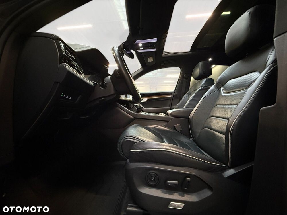 Volkswagen Touareg - 22