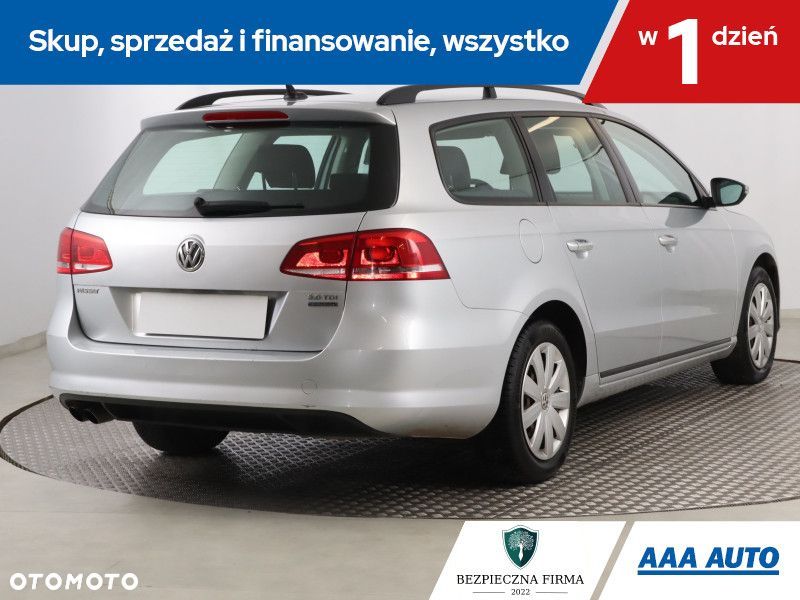 Volkswagen Passat - 6