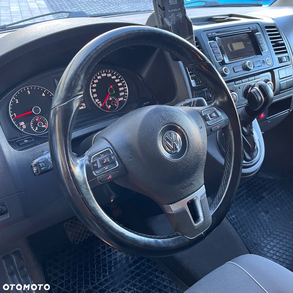 Volkswagen Multivan - 25