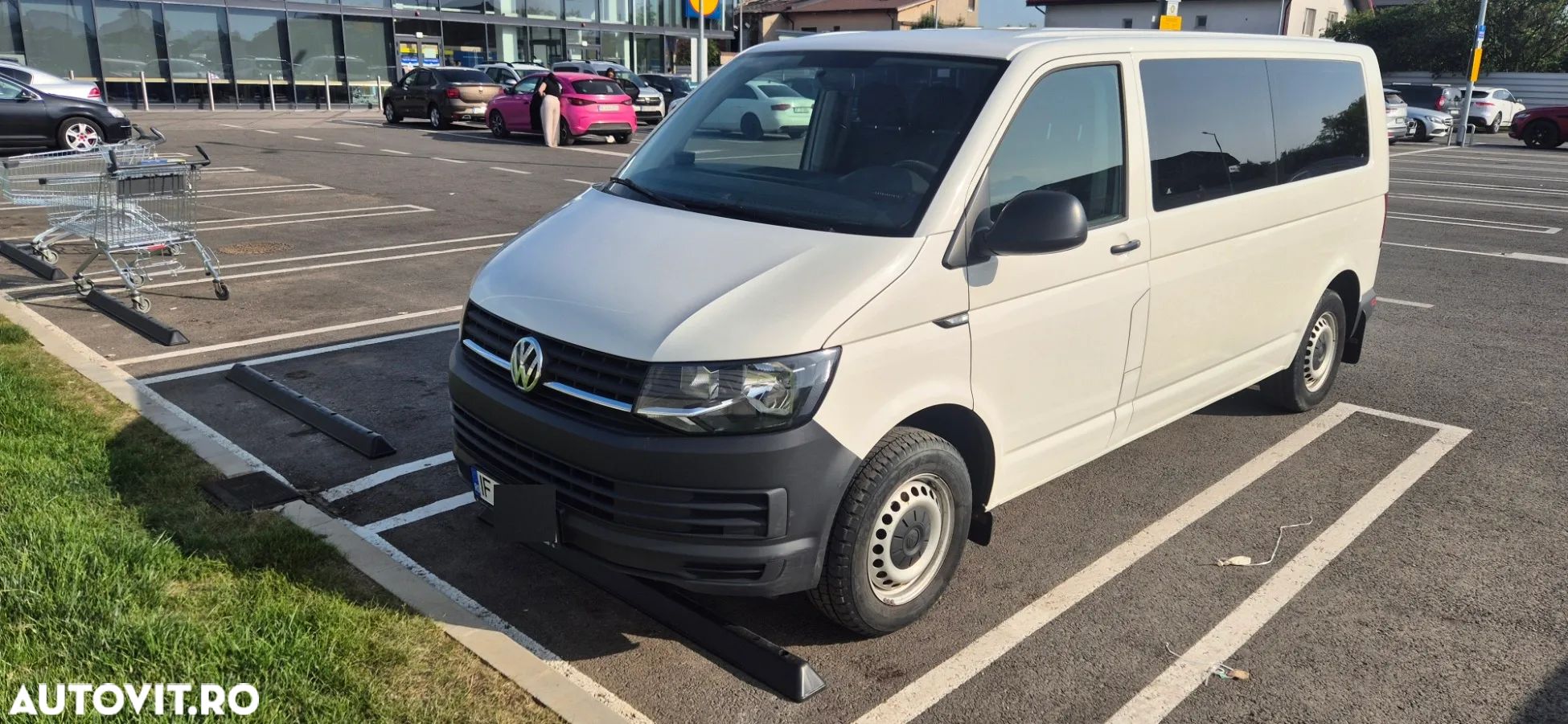 Volkswagen Caravelle T6 2.0 TDI LR Comfortline - 1