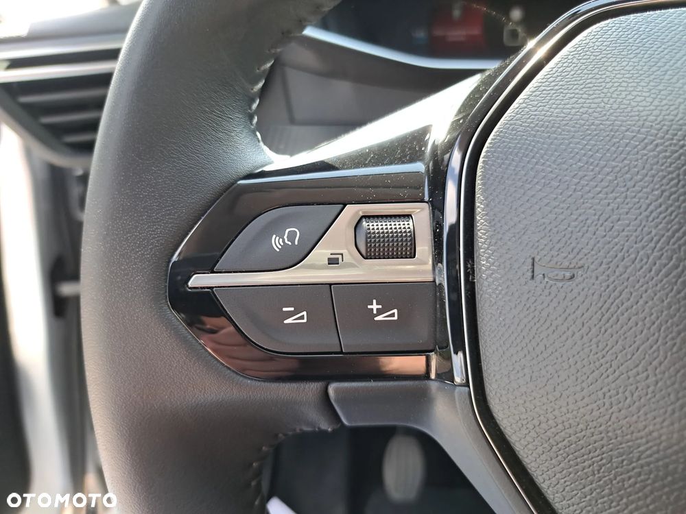 Peugeot 208 1.2 PureTech Allure S&S - 19