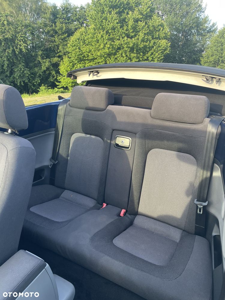 Volkswagen New Beetle 1.6 - 15