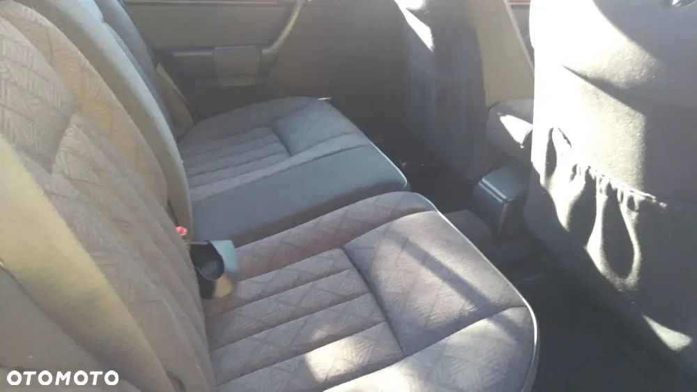 Mercedes-Benz Klasa E - 17