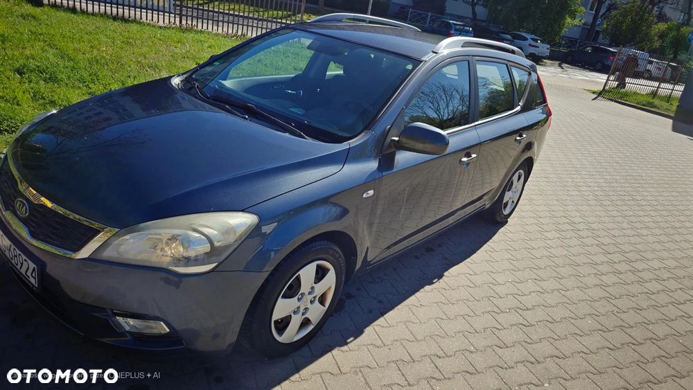 Kia Ceed - 14