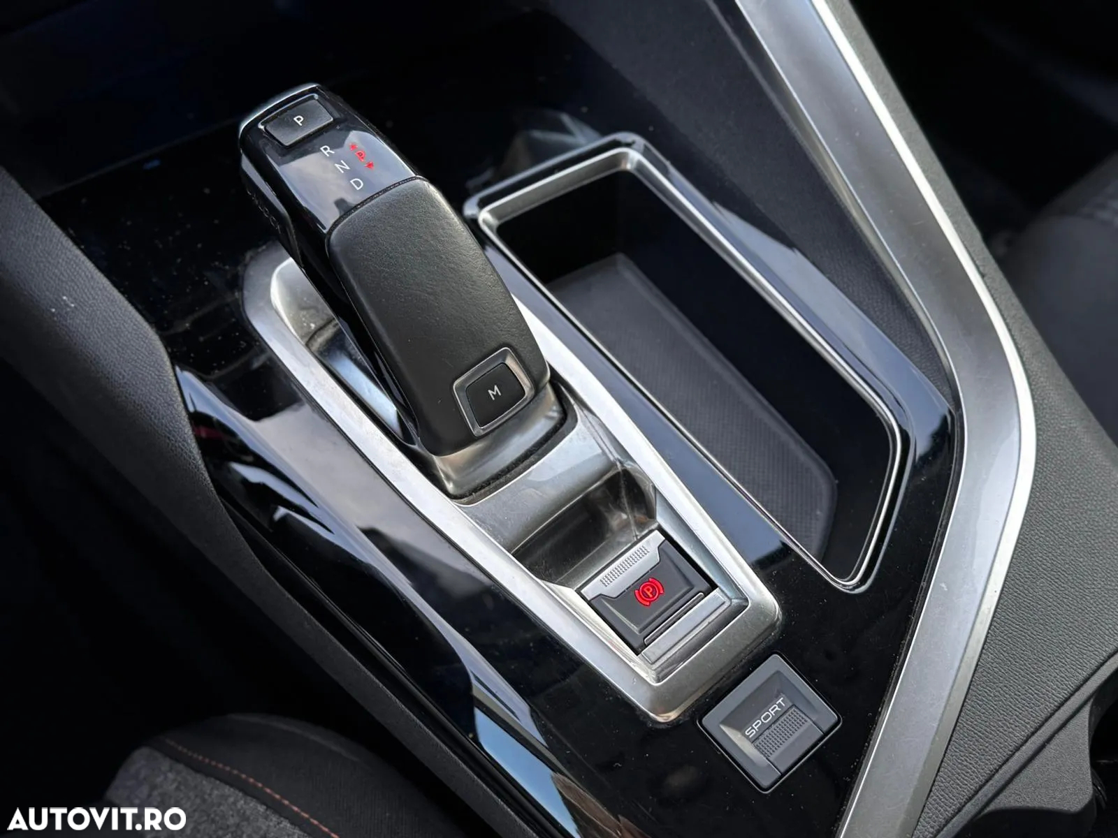 Peugeot 3008 1.2 PureTech Turbo S&S EAT8 Allure - 36