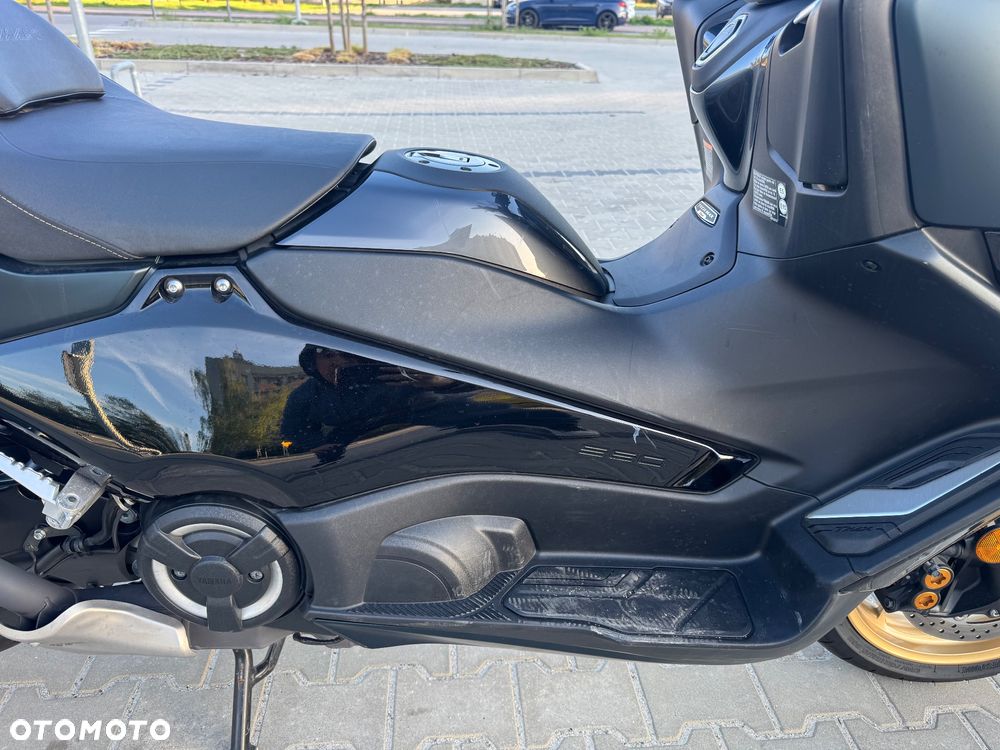 Yamaha Tmax - 25