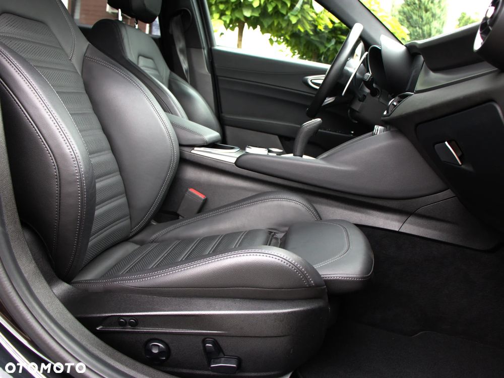 Alfa Romeo Giulia 2.0 Turbo Veloce Q4 - 23