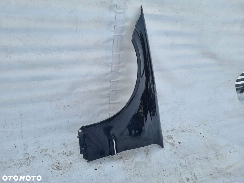 Mercedes CLC A W 203 W203 Błotnik przedni przód lewy + listwa - 2