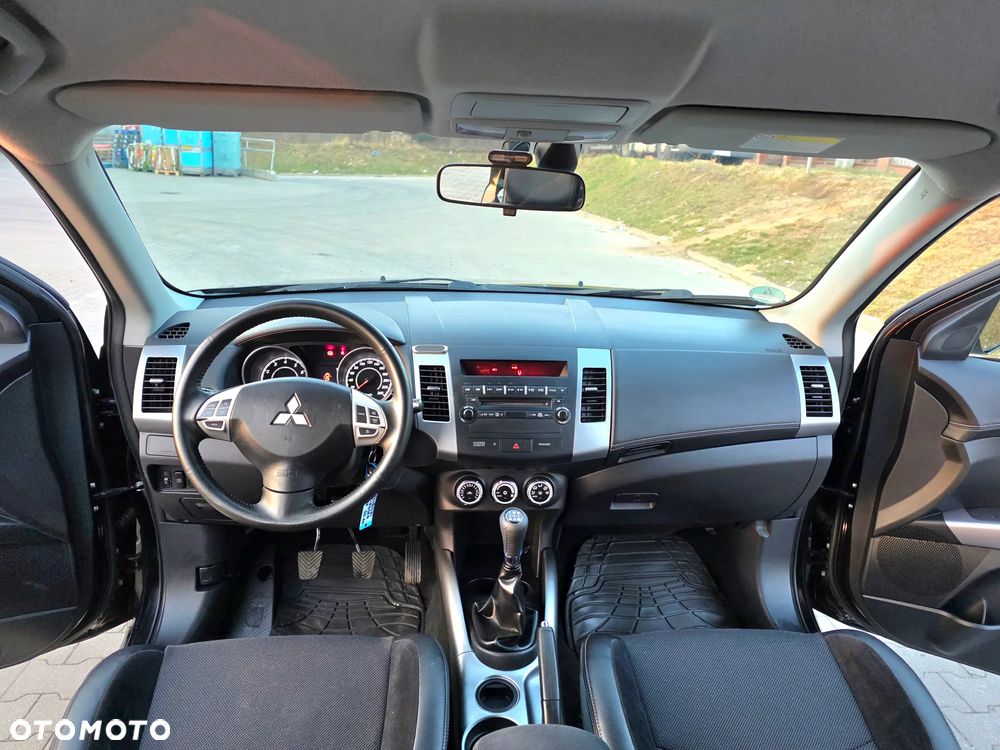 Mitsubishi Outlander - 5