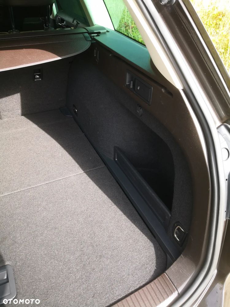 Volkswagen Passat - 38