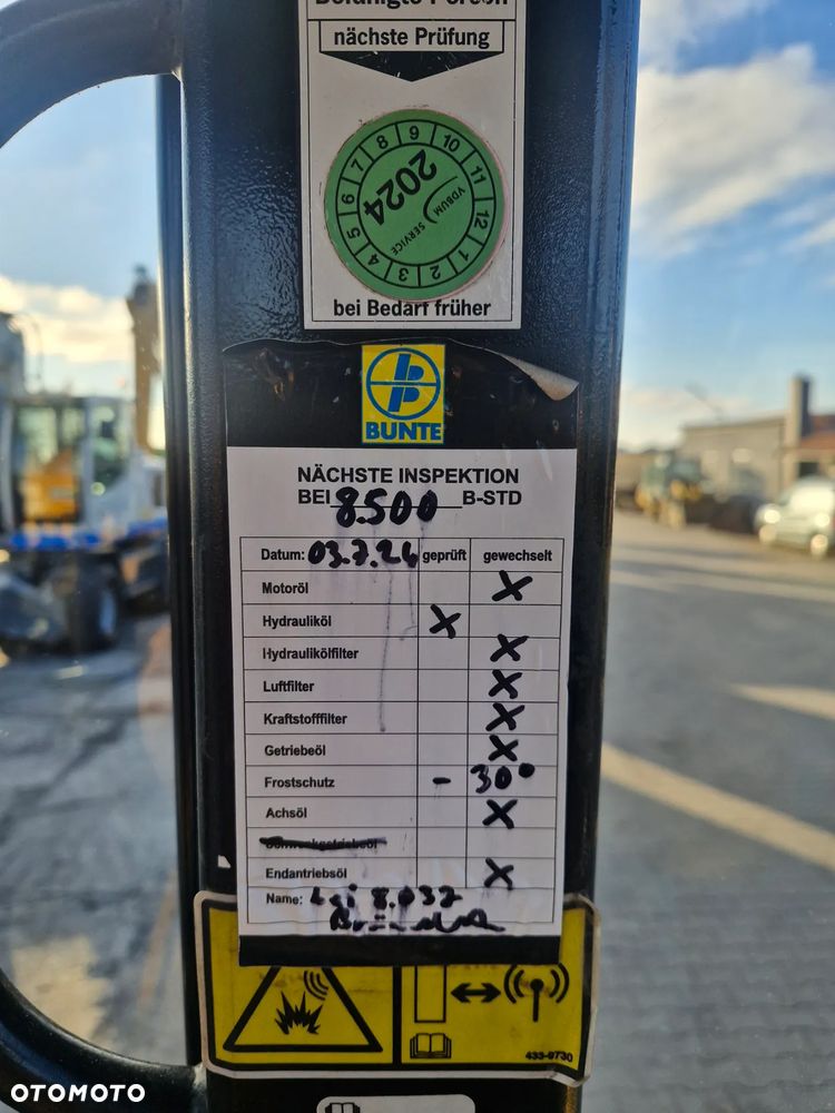 Caterpillar 908H2 - 11