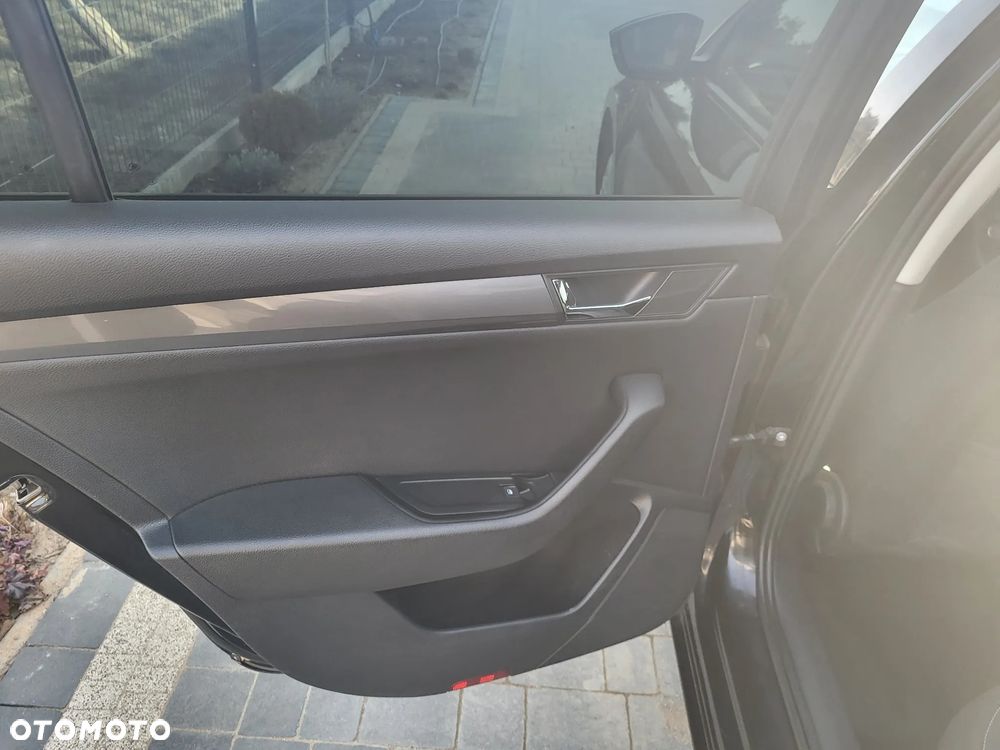 Skoda Superb 2.0 TDI Active DSG - 3