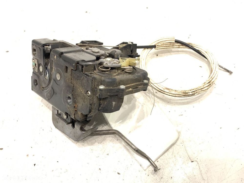 ZAMEK DRZWI PRAWY PRZÓD  AUDI A6 C5 Avant (4B5) 1997 - 2005 1.9 TDI 96 kW [130 KM] olej napędowy - 2