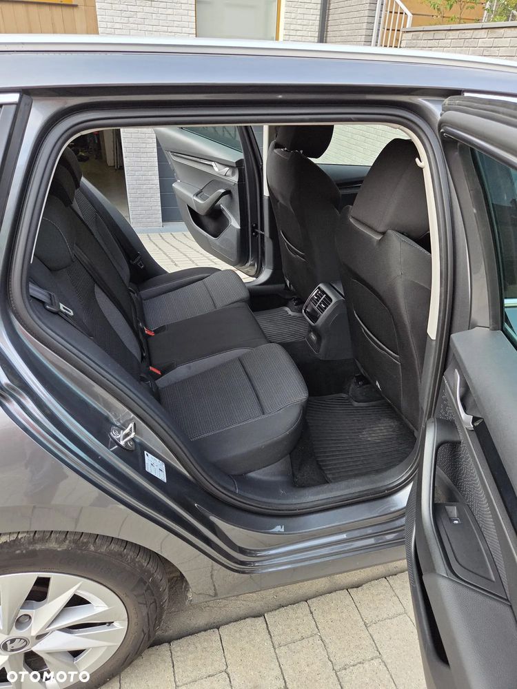 Skoda Octavia 1.5 TSI mHEV Selection DSG - 8