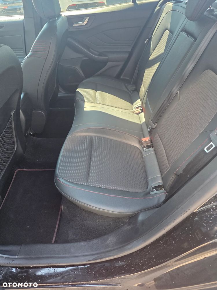Ford Focus 1.0 EcoBoost ST-Line X - 6