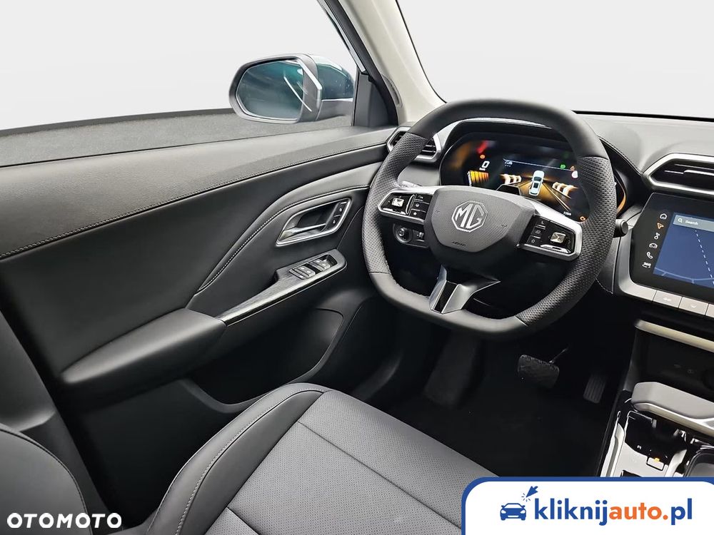 MG ZS Hybrid+ - 10