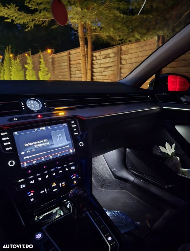 Volkswagen Passat - 11