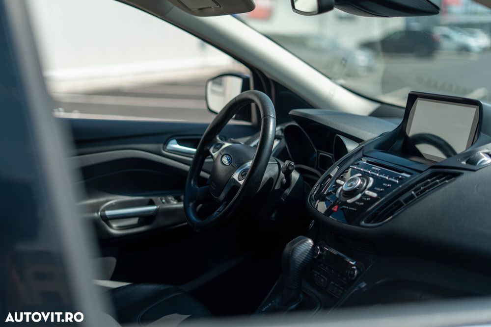 Ford Kuga 2.0 TDCi 4WD Powershift Titanium - 6