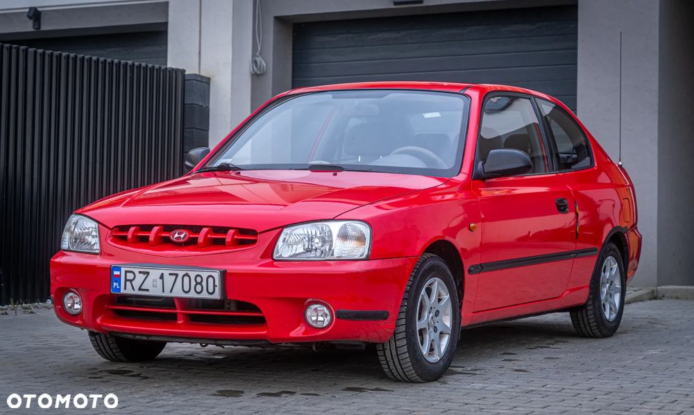 Hyundai Accent - 1