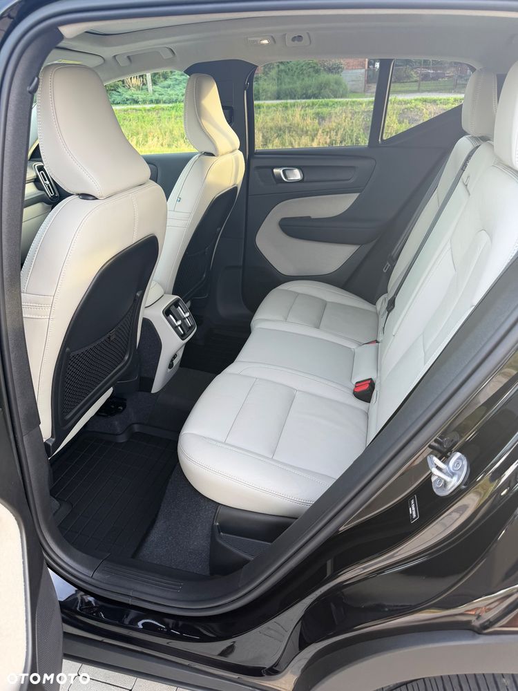 Volvo XC 40 B5 AWD Ultimate Dark - 12