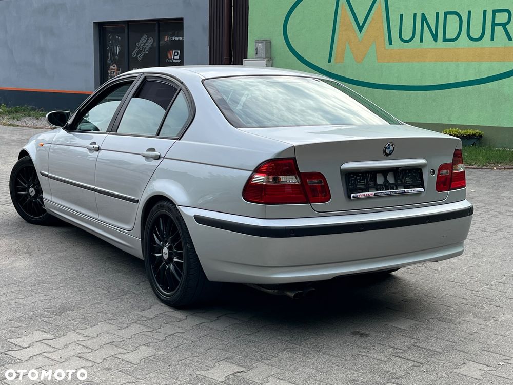 BMW Seria 3 325i - 3