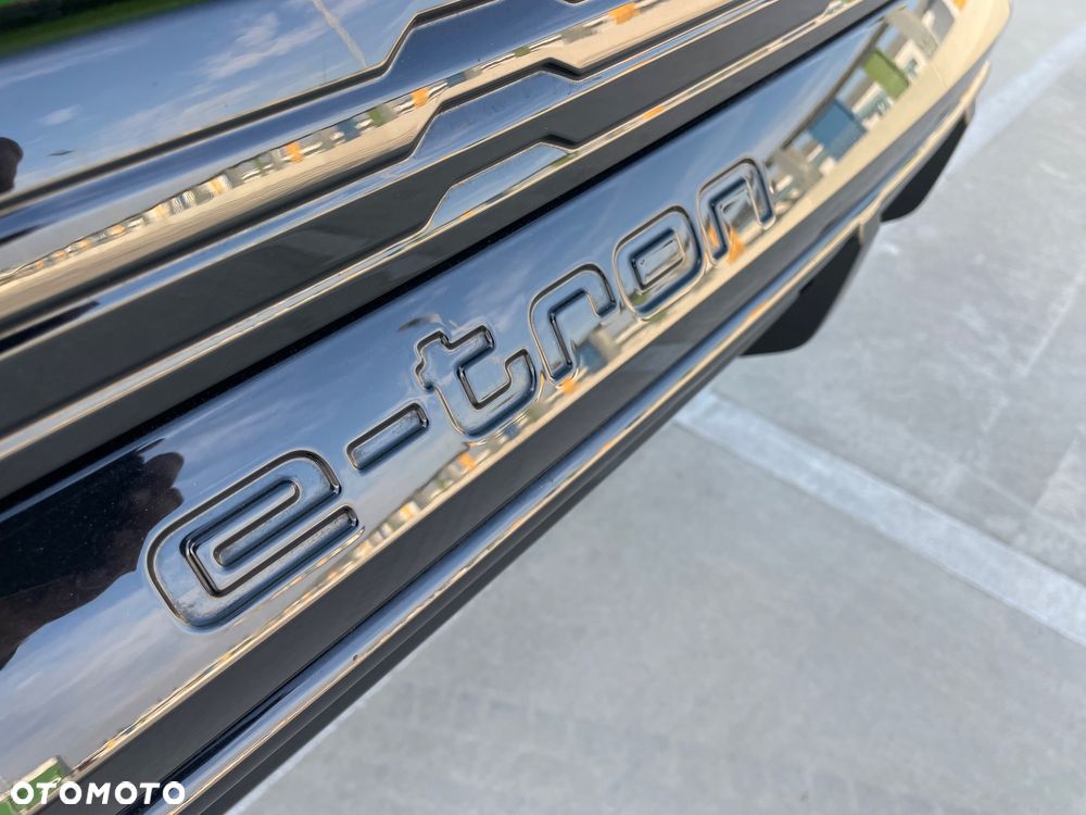 Audi Q8 Sportback e-tron - 21