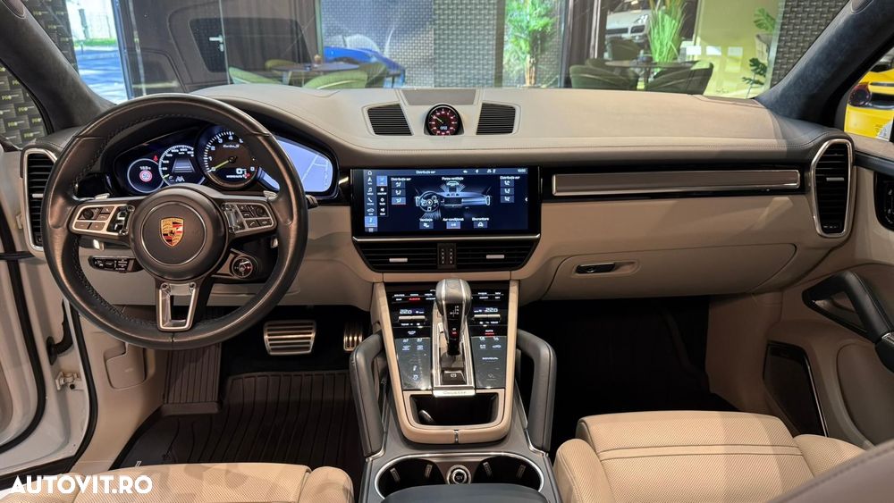 Porsche Cayenne - 28