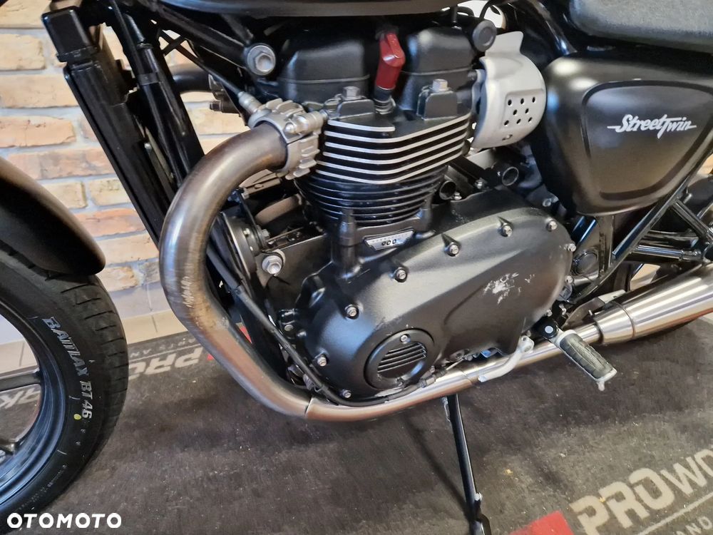 Triumph Street Twin - 18