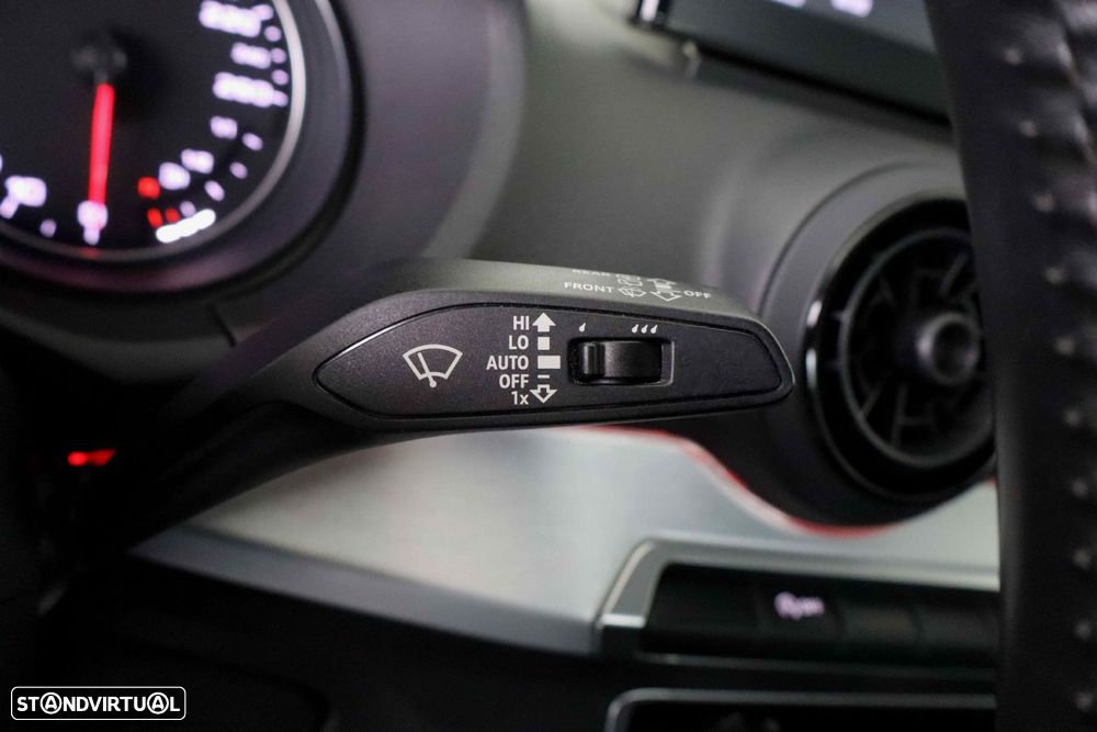 Audi Q2 1.6 TDI Design - 19