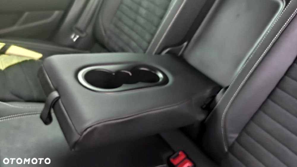 Volkswagen Passat - 31