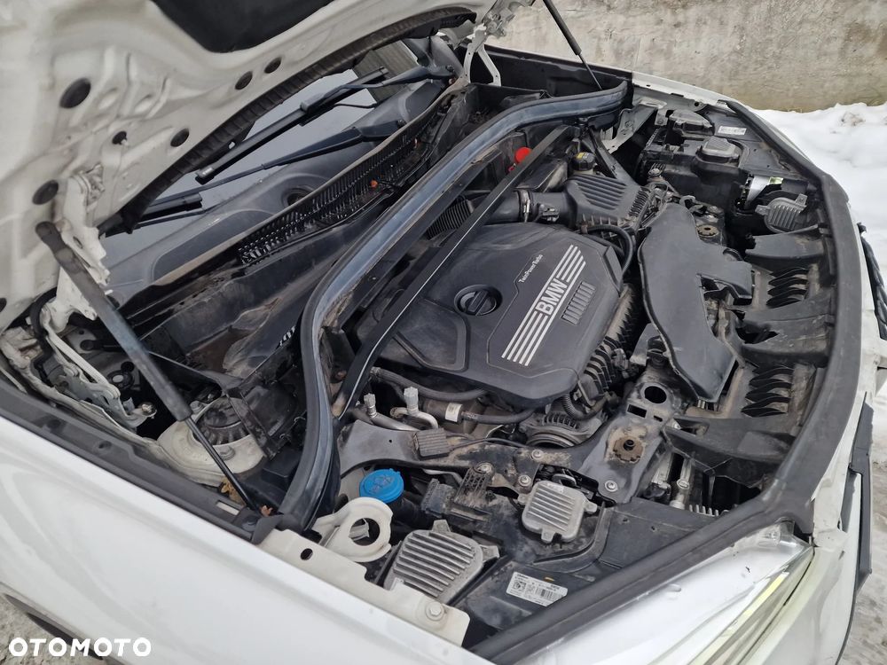 BMW X1 sDrive18i xLine - 33