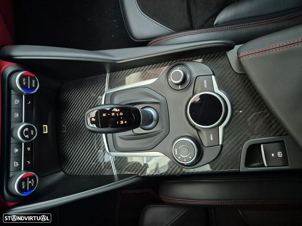 Alfa Romeo Giulia 2.9 Bi-Turbo Quadrifoglio AT8 - 18