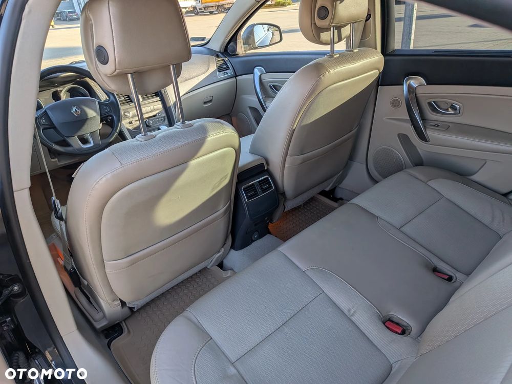Renault Latitude 2.0 dCi Privilege - 6