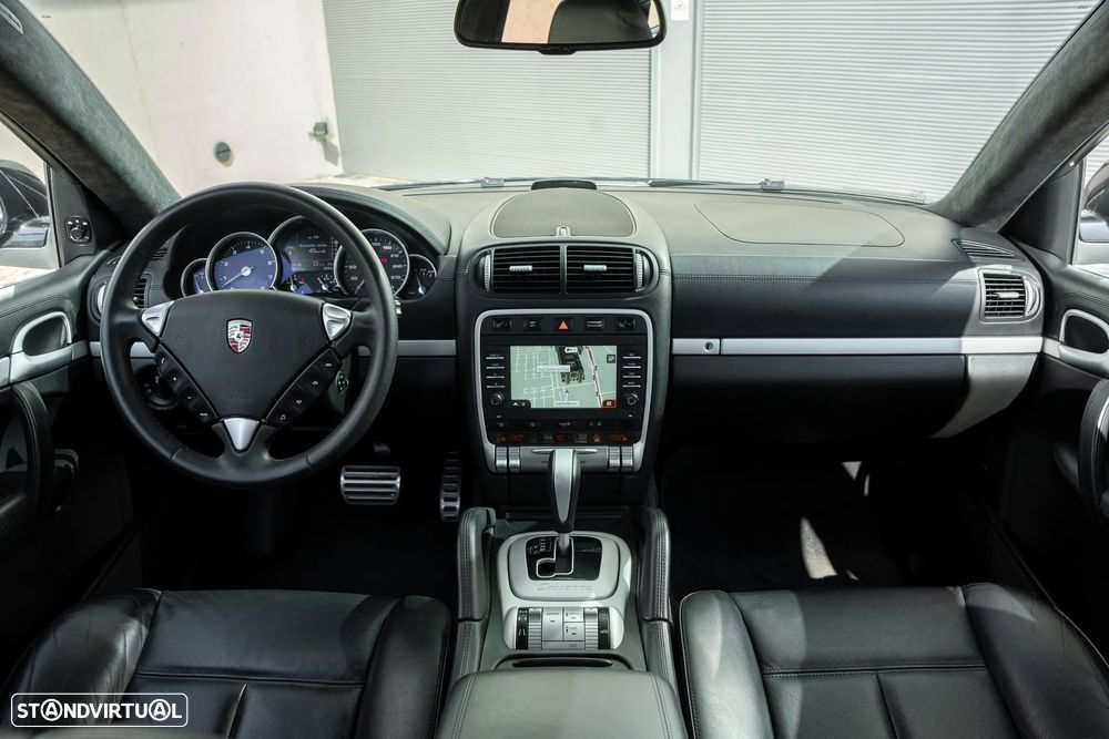 Porsche Cayenne Turbo - 15