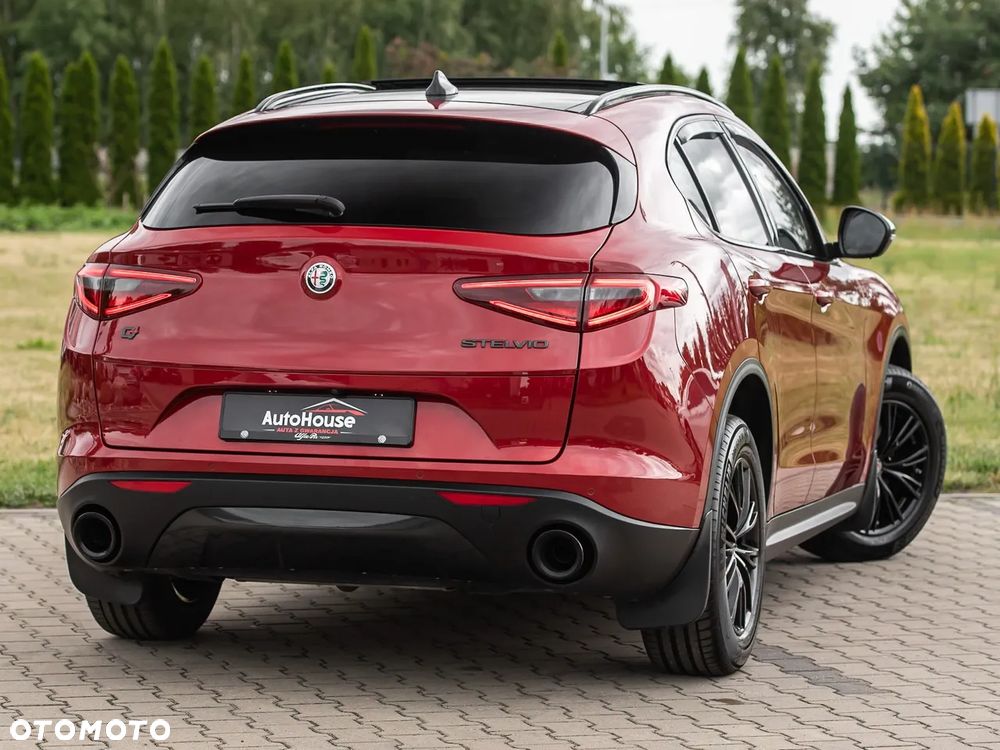 Alfa Romeo Stelvio - 10