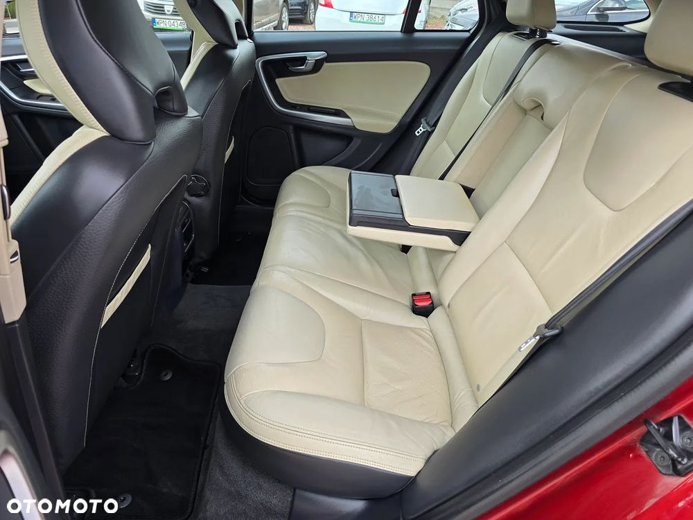 Volvo V60 D3 Momentum - 13