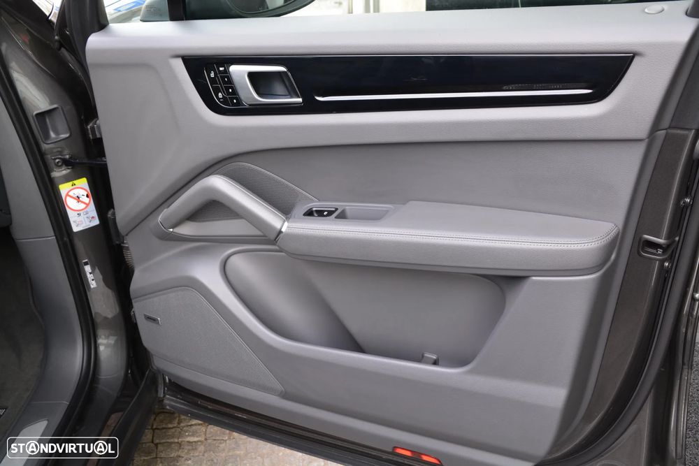 Porsche Cayenne E-Hybrid - 42