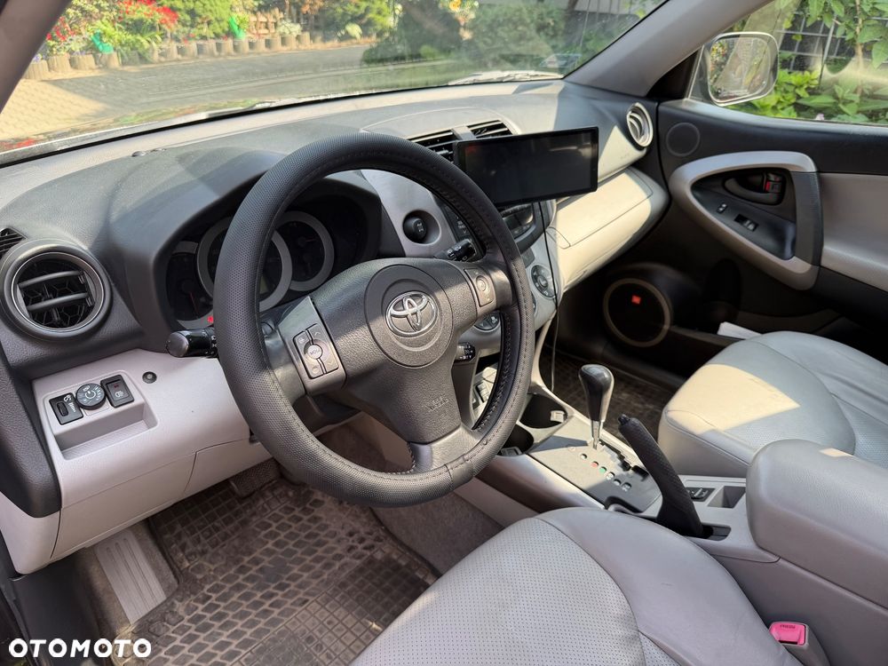 Toyota RAV4 - 15