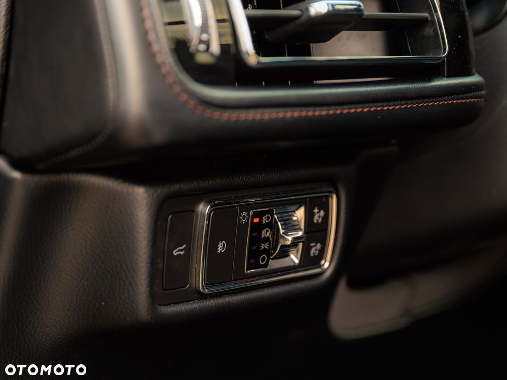 Lincoln Aviator - 32