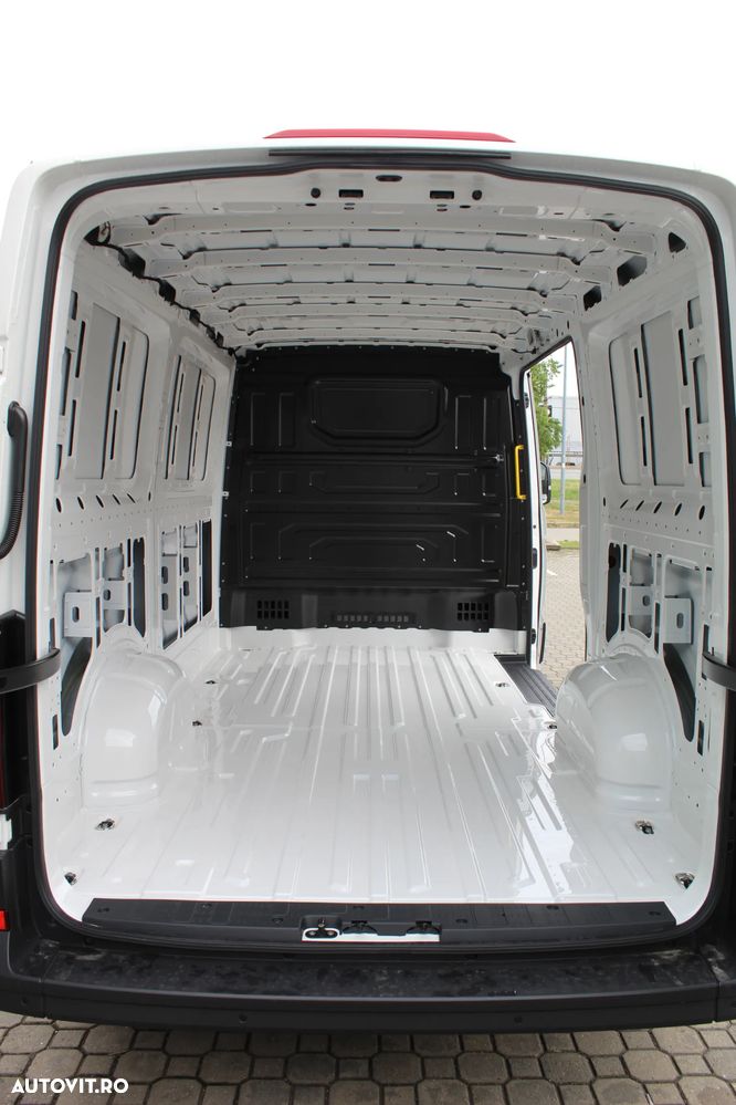 Volkswagen Crafter 3.5 Furgon L3H2 FWD 103kW, 2026 - 11