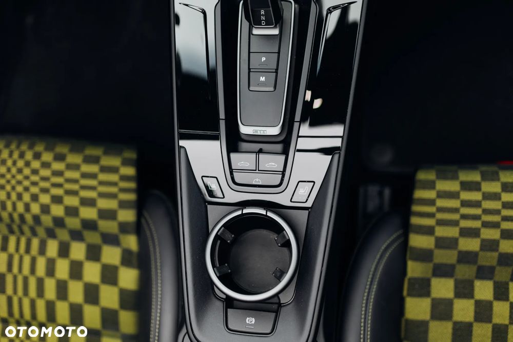 Porsche 911 Carrera T-Hybrid Spirit 70 - 25