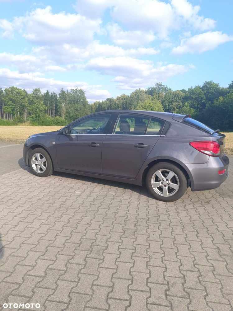 Chevrolet Cruze - 4