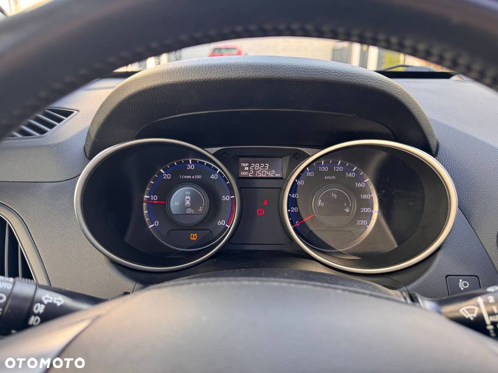 Hyundai ix35 1.7 CRDi 2WD blue Finale Gold - 29