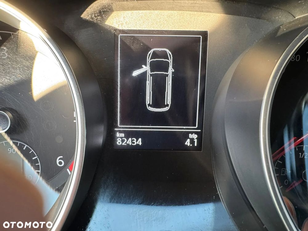 Volkswagen Touran - 22